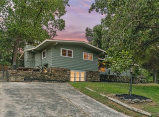 8 Finger Cir, Bella Vista, AR 72715