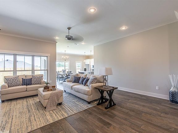 4th image of 2580 Lilac Dr