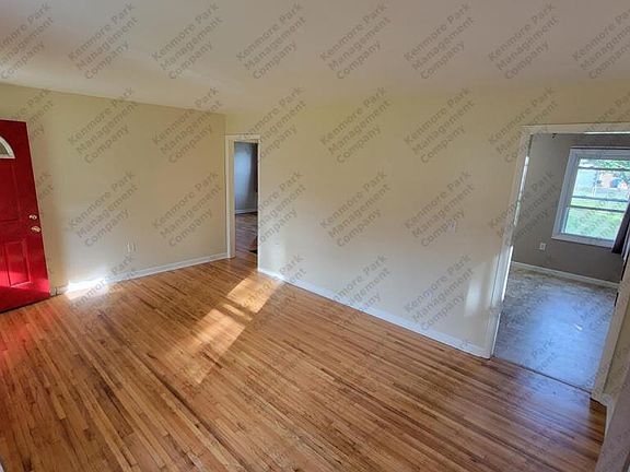 2nd image of 3098 Oaklawn St