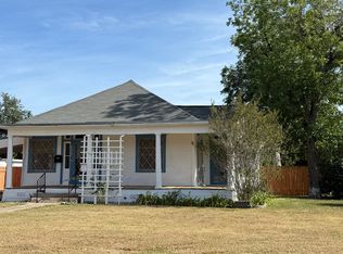 424 W Kenedy Ave, Kingsville, TX 78363