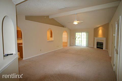 4th image of 12481 Antler Hill Dr N