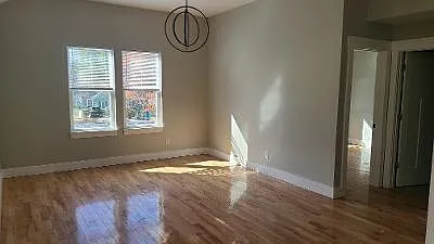 2 bed, 950 sqft, $1,750 — Photo 3