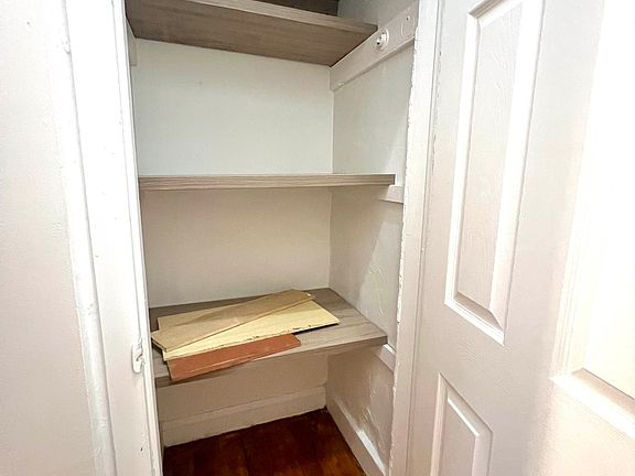 5th image of 140 Franklin Ave APT 4B