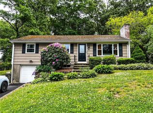 18 Cullen Hill Rd, Lincoln, RI 02865