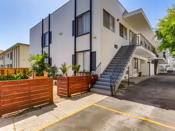 11807 Courtleigh Dr #5, Los Angeles, CA 90066