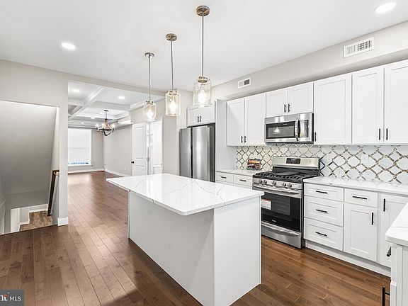 5th image of 3019 McElderry St