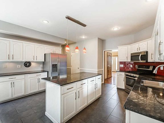 5th image of 1106 Glen Echo Ln