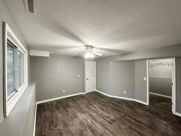 6020 Candlewood Ct — Photo 12