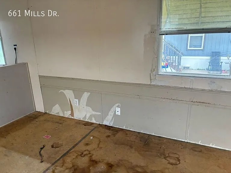 661 E Mills Dr — Photo 10