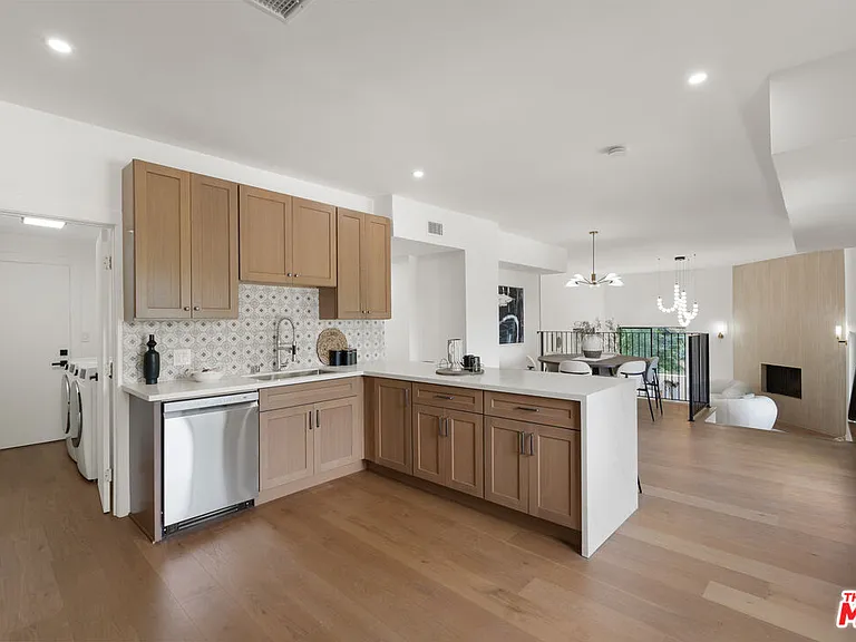 8506 Oak Ct — Photo 30