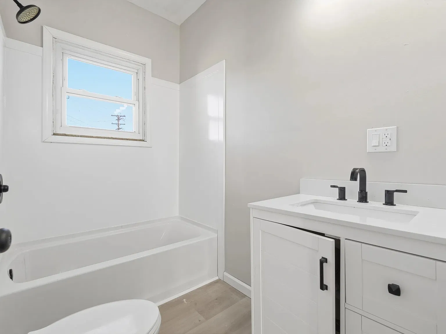 3 bed, 1100 sqft, $1,350 — Photo 3