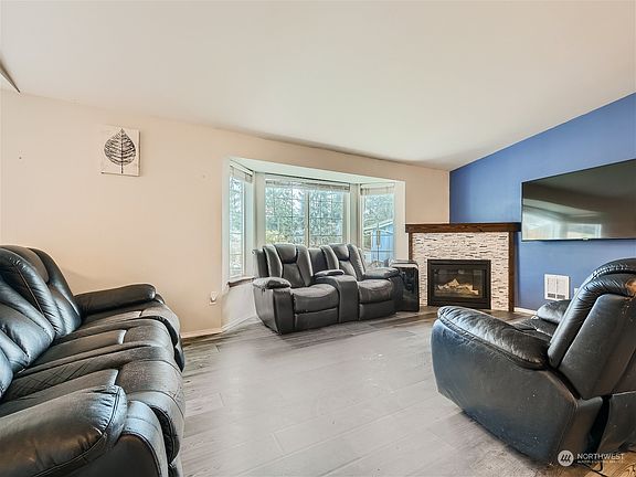 5th image of 20006 65th Avenue E