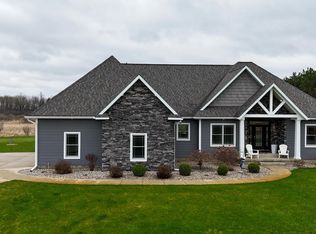 3245 Paddock Ln, Mount Pleasant, MI 48858