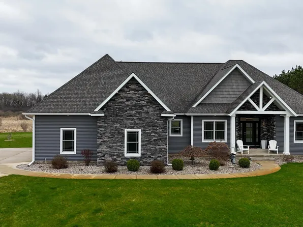 3245 Paddock Ln, Mount Pleasant, MI 48858