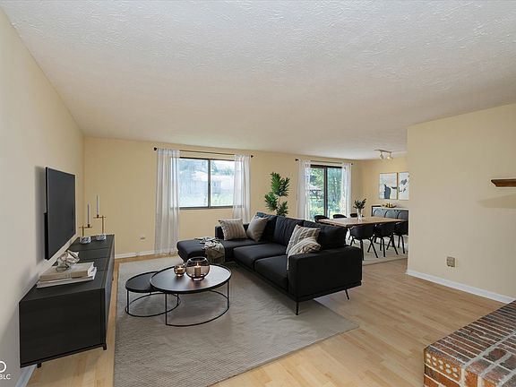 2nd image of 6623 Lakeknoll Dr