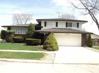 19407 Wildwood Ave, Lansing, IL 60438