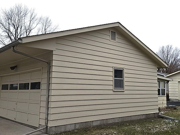 3rd image of 115 Pleasant Dr