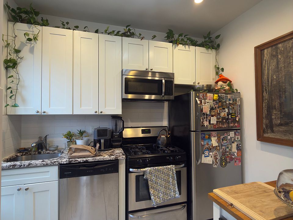 1st image of 376 6th Ave APT 3