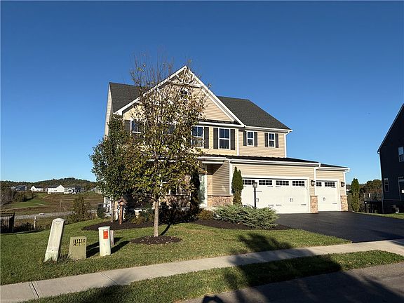 3rd image of 3035 Eagle Ridge Dr