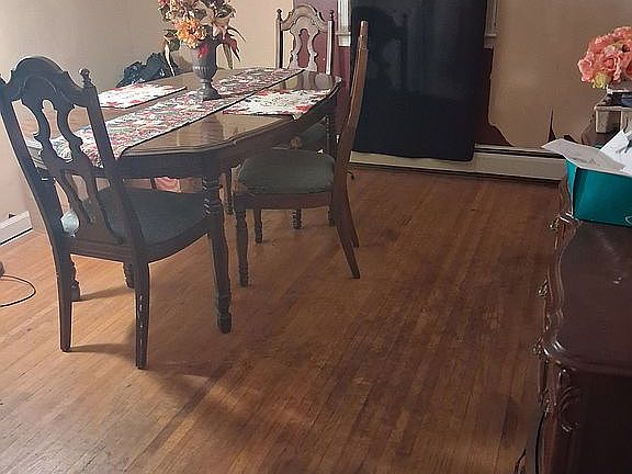 5th image of 2440 Forest Ave