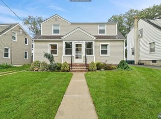17-31 11th St FLOOR 1, Fair Lawn, NJ 07410