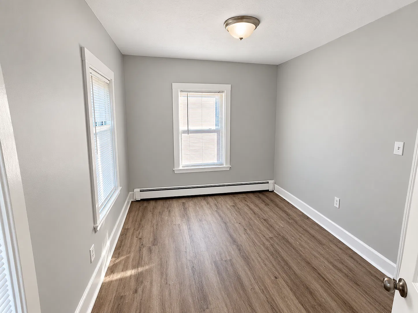 3 bed, 900 sqft, $2,500 — Photo 4