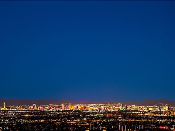 3rd image of 11691 Desert Hollow Ave