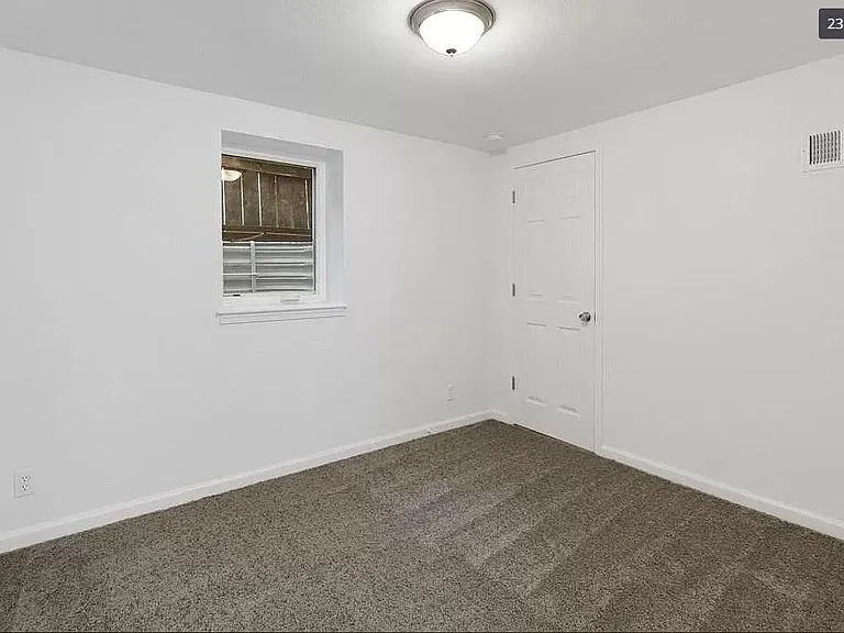 715 Terry Ave — Photo 8