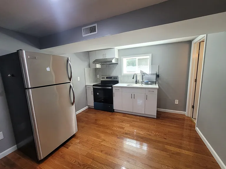 22 Holbrook Rd #1 — Photo 6