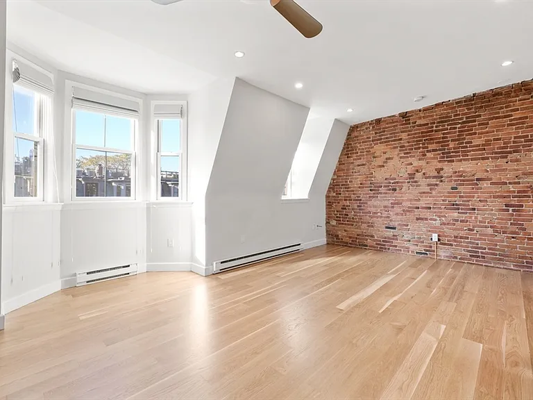 31 Concord Sq #4 — Photo 9