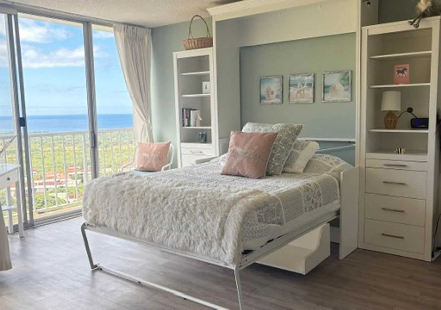 Makaha Valley Towers Studio — Photo 2