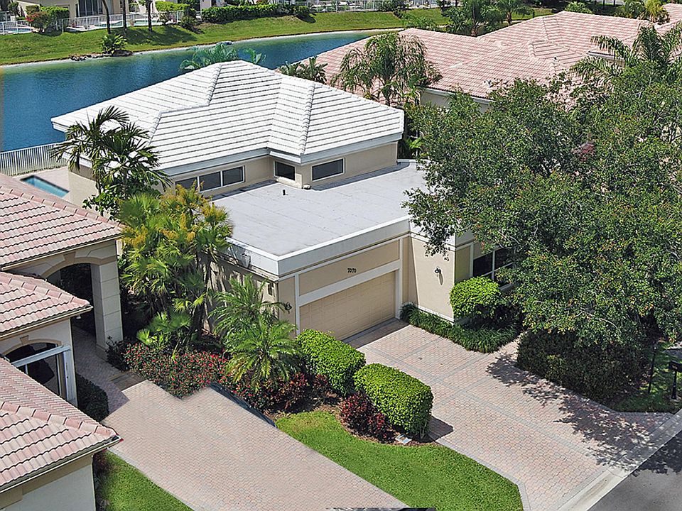 Home For Sale In Boca Grove