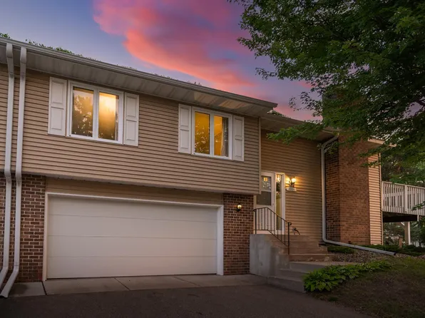 4664 Ridge Cliff Dr, Saint Paul, MN 55122