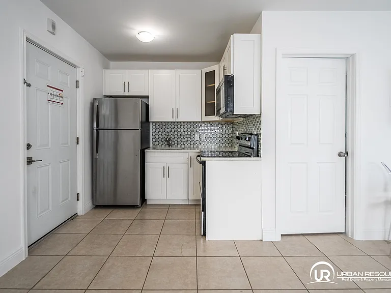 6971 Carlyle Ave #104 — Photo 10