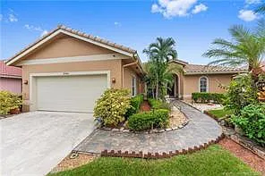 9140 Cypress Hollow Dr