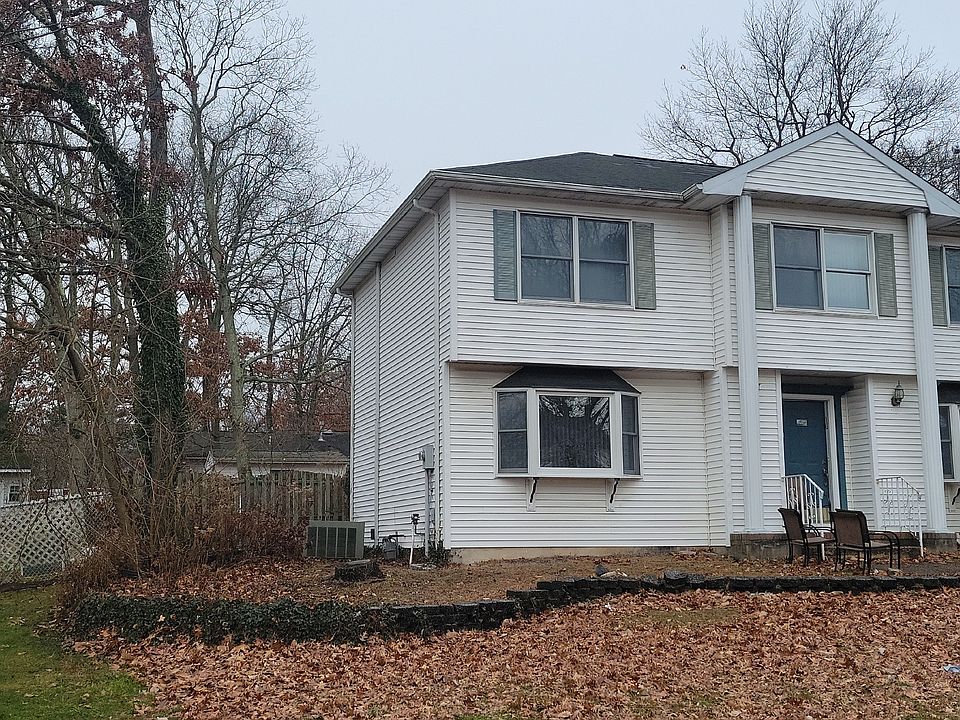 2nd image of 1156 Tiffany Ln