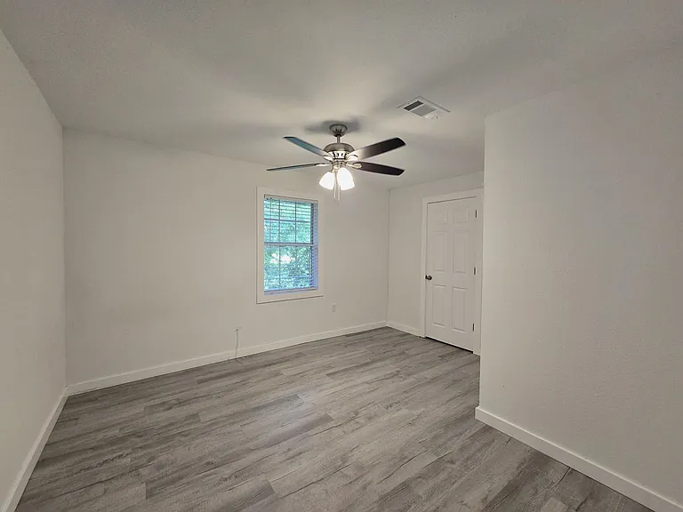 202 Marston Ave — Photo 12