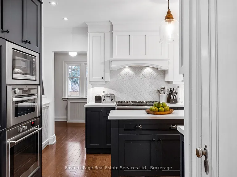 28 Thompson Ave — Photo 6