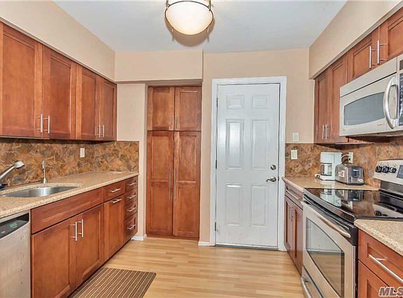 4th image of 48 Revere Dr