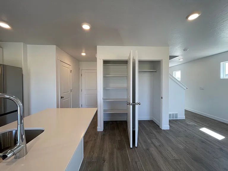 1256 W Hidden Spring Dr — Photo 21