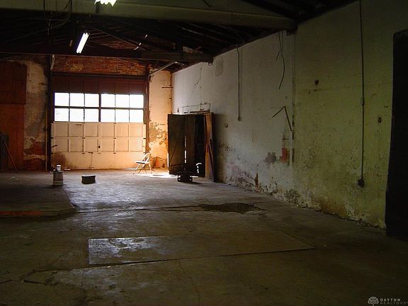 5th image of 25 S Limestone St