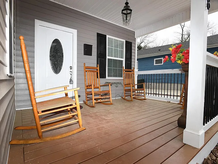 1108 S Person St — Photo 13