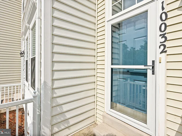 10032 Moxleys Ford Ln — Photo 4