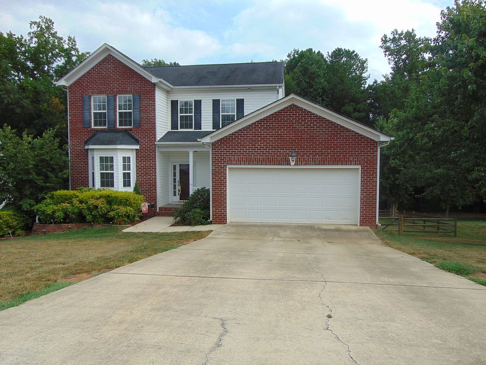 1st image of 125 Deerfield Dr