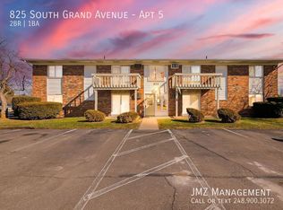 825 S Grand Ave APT 5, Fowlerville, MI 48836