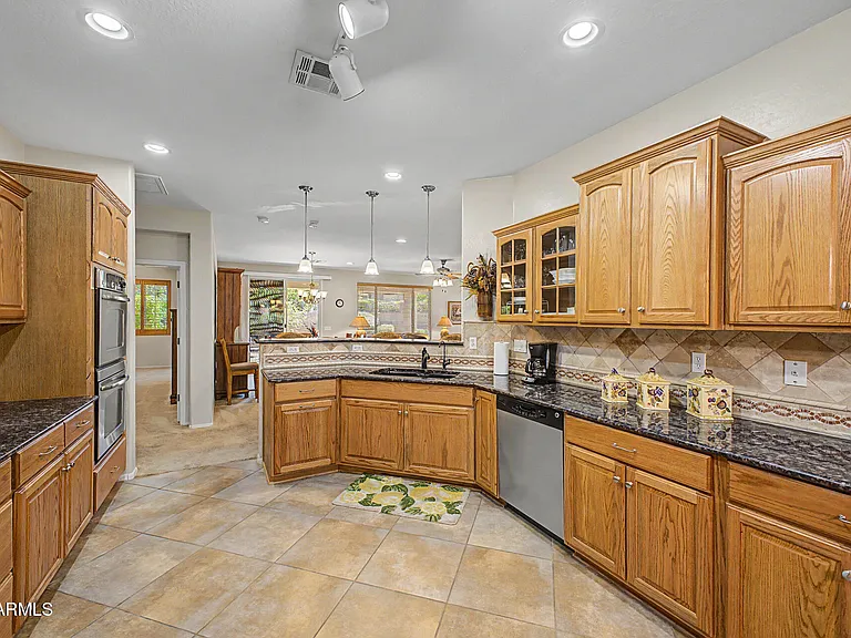 22568 W Shadow Dr — Photo 3
