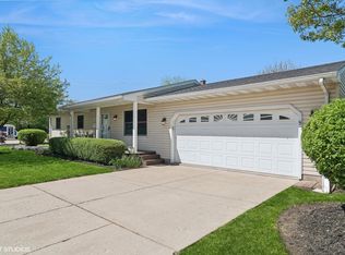 1605 Dearborn St, Crest Hill, IL 60403