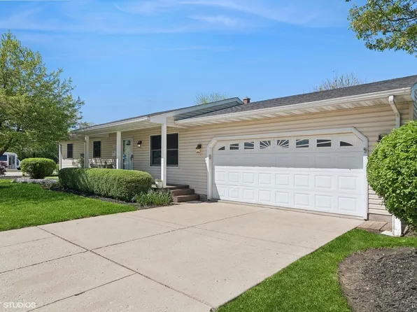 1605 Dearborn St, Crest Hill, IL 60403