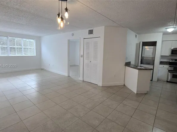 6195 NW 186th St, Hialeah, FL