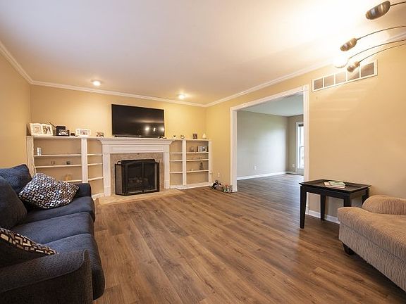 4th image of 12 Harness Ln